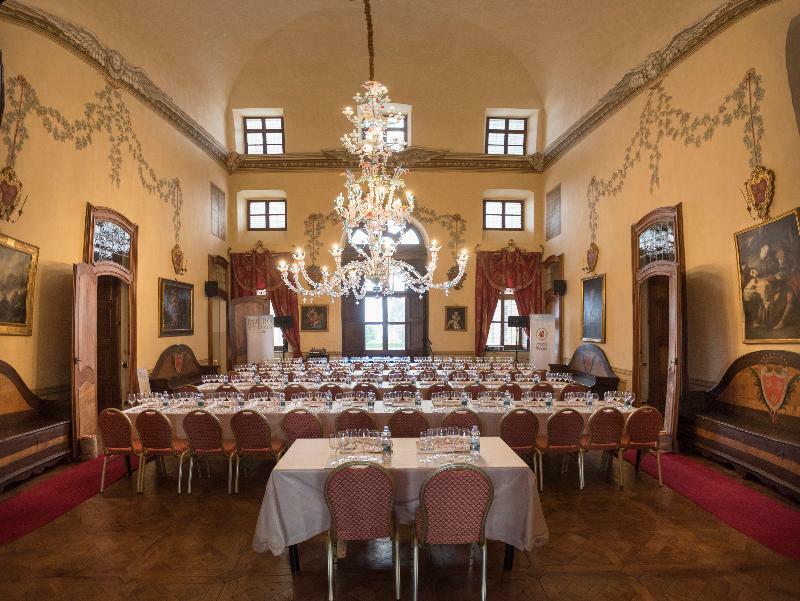 מלון Castello Di גווארנה מראה חיצוני תמונה